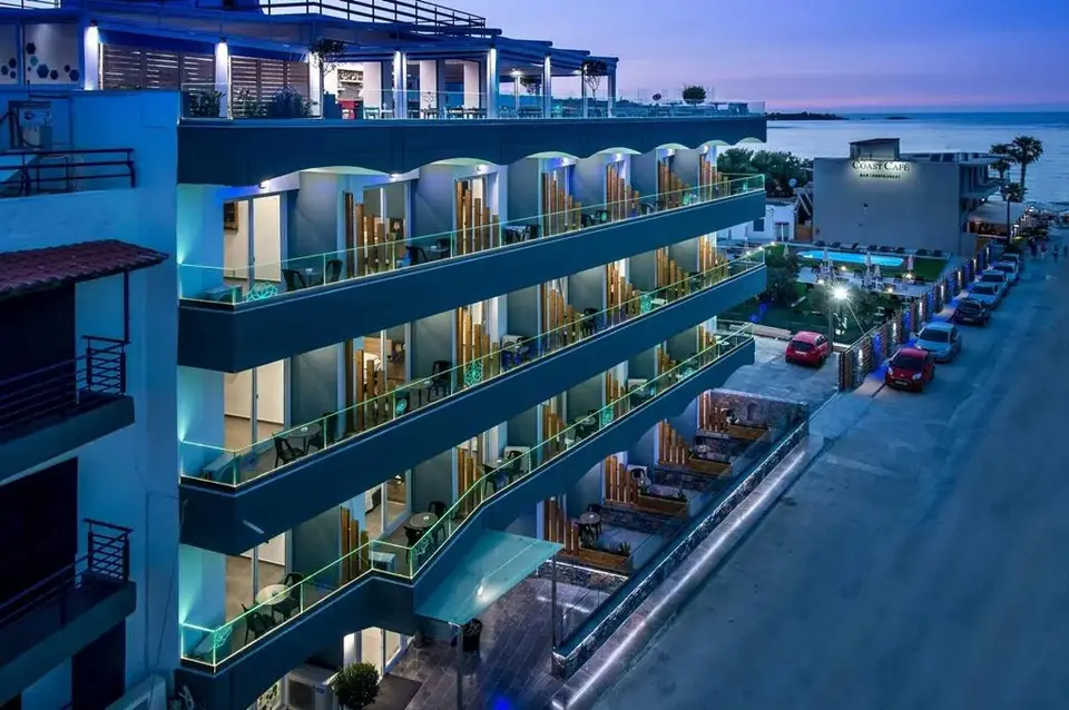 Enorme Infinity Beach, Chersonissos