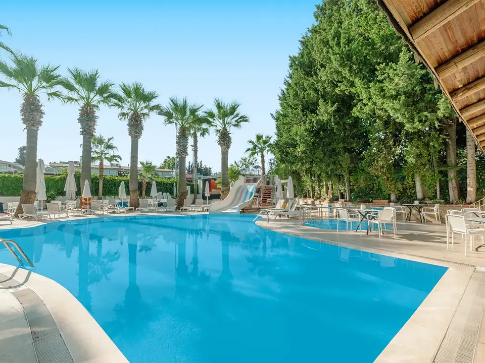 Sun Beach Park & Spa, Side