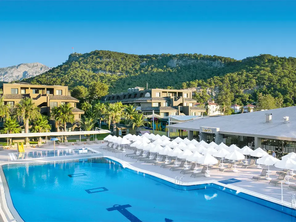 Sailor's Beach Club, Kiris