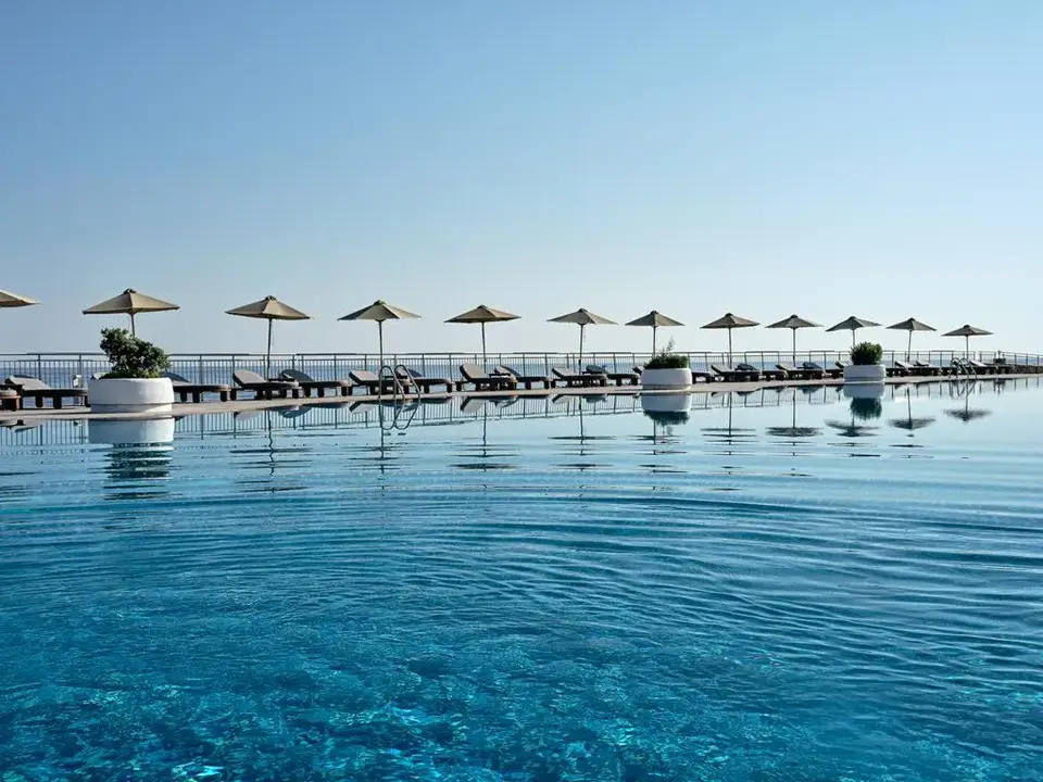 The Royal Blue, Panormos