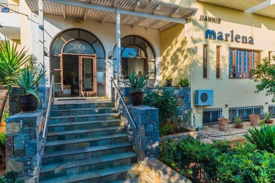 Marlena, Heraklion