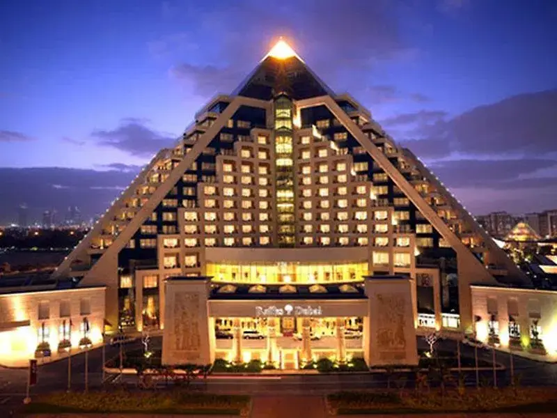 Raffles Dubai, Bur Dubai
