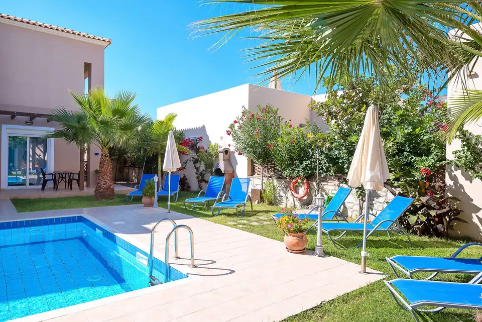 Azure Beach Sea Front Villas, Kissamos
