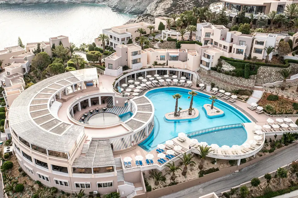 Athina Palace Resort & Spa, Made