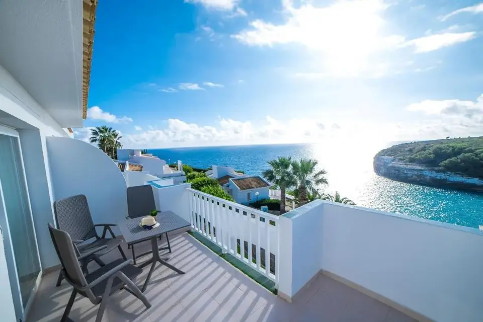 Blau Punta Reina, Cala Mandia