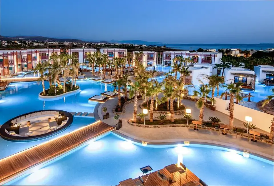 Stella Island Luxury Resort & Spa, Analypsi