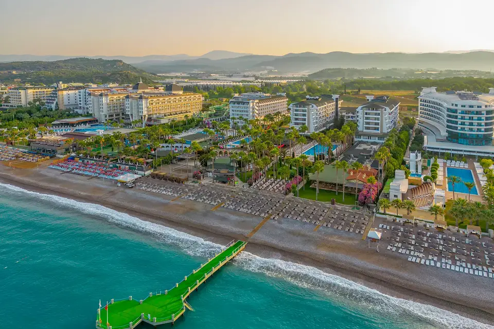 Meryan Hotel, Okurcalar