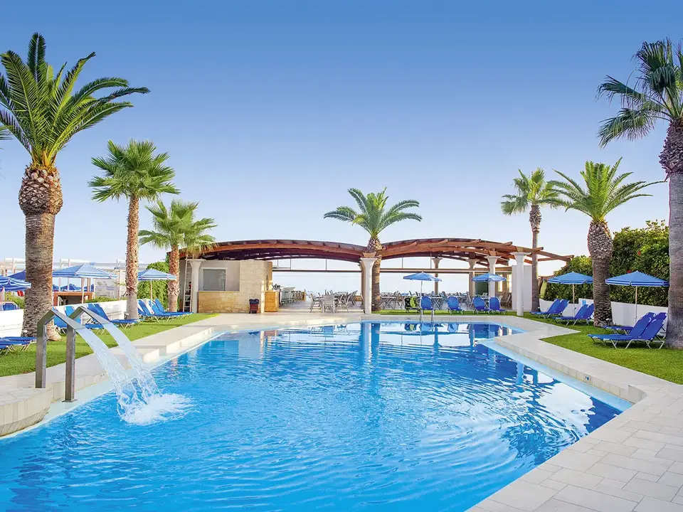 Eva Bay, Adelianos Kambos