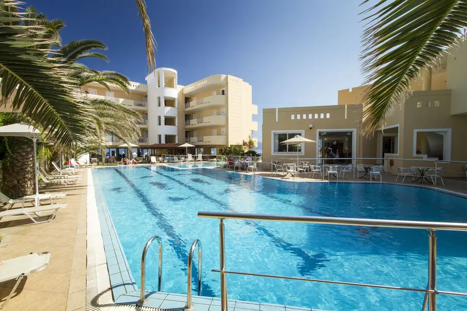 Sunny Bay, Kissamos