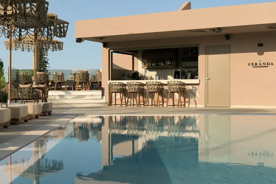 High Beach White, Malia