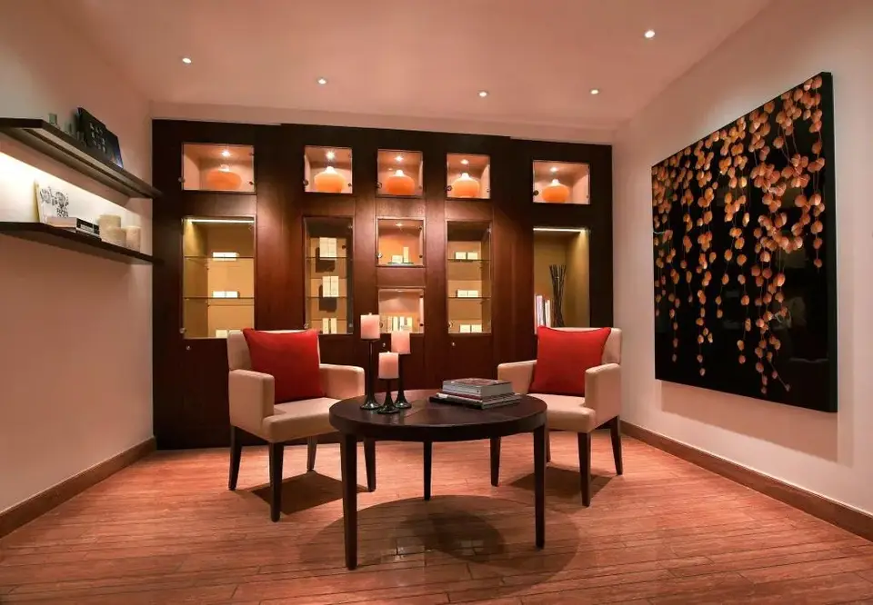 Grand Hyatt Residences, Bur Dubai