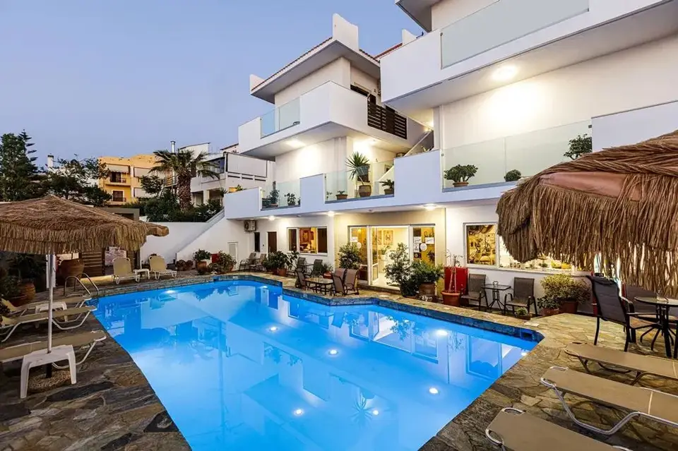 Kasteli Studios & Apartments, Panormos