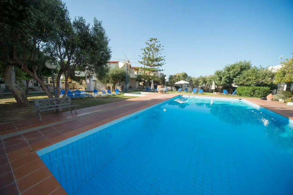 Creteco Hotel & Suites, Gournes