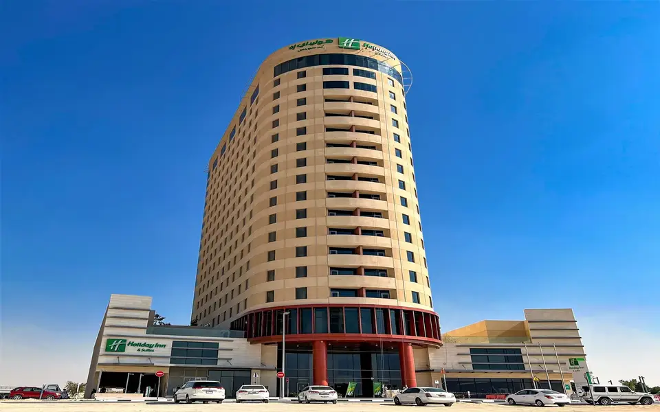 Holiday Inn & Suites Dubai Science Park, Dubailand en Sports City
