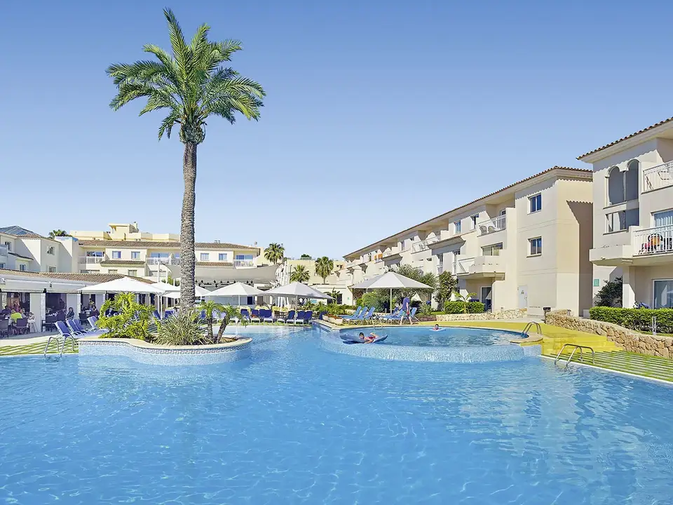 Isla de Cabrera Aparthotel & Hotel, Colònia Sant Jordi