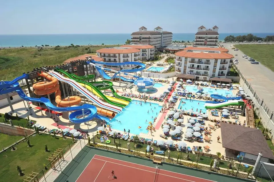 Eftalia Aqua Resort, Türkler
