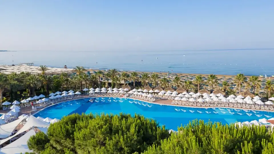 Paloma Oceana, Side