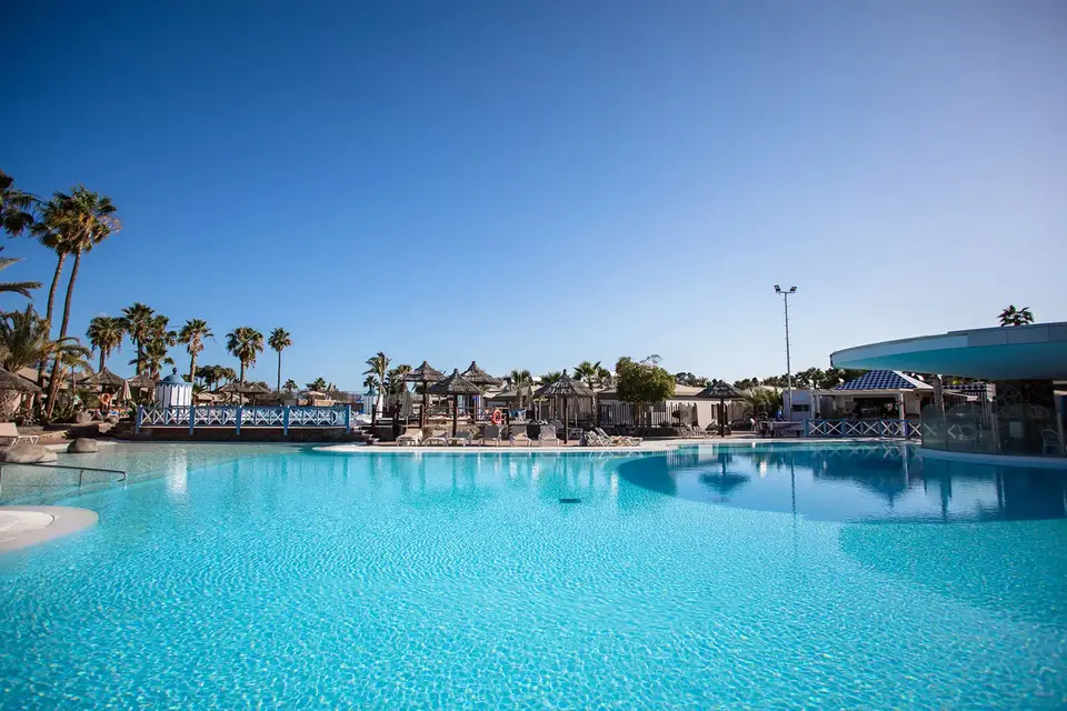 Caybeach Princess, Campo International